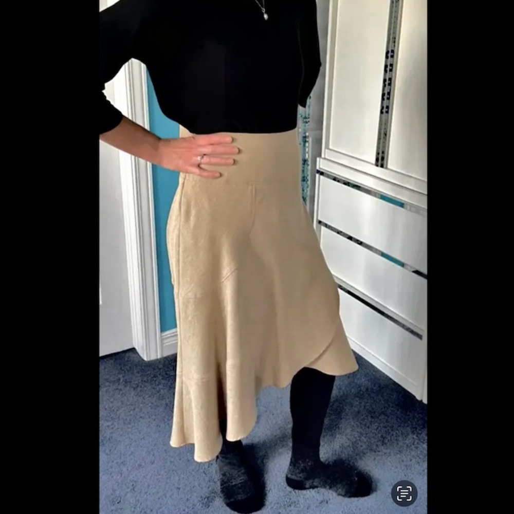📺”Romantic boho” neutral beige, asymmetrical hemmed 4- seasons skirt-vintage